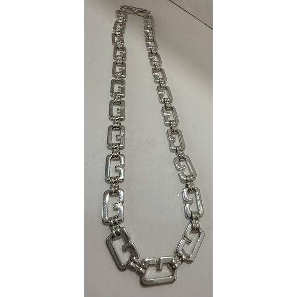 Vintage 1980s Givenchy Logo G-Links Necklace - Picture 4 of 7
